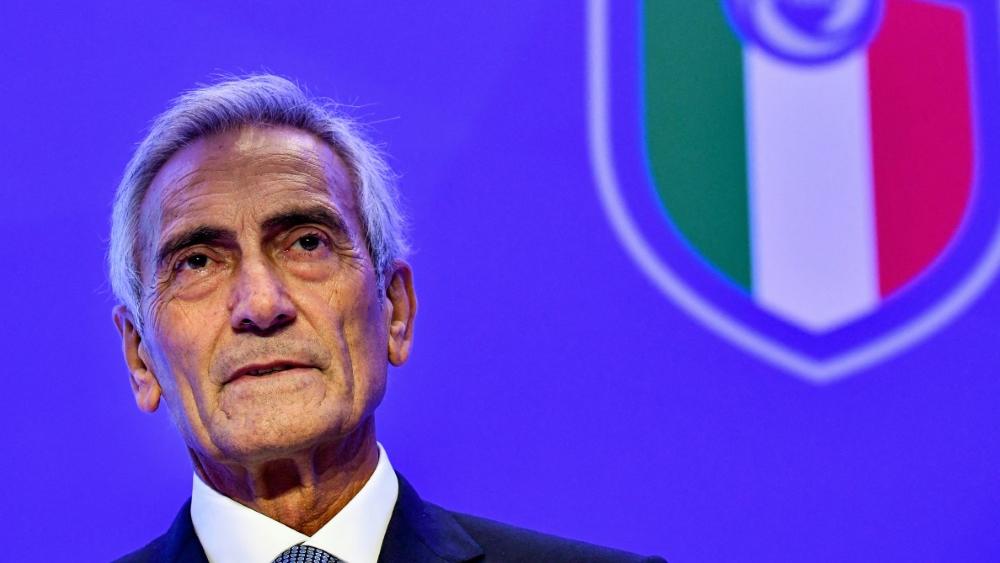 Italiens Fußball-Verbandspräsident Gabriele Gravina bittet um Hilfe