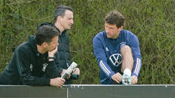 Bierhoff (l.) und Müller (r.) kennen sich aus der Nationalmannschaft