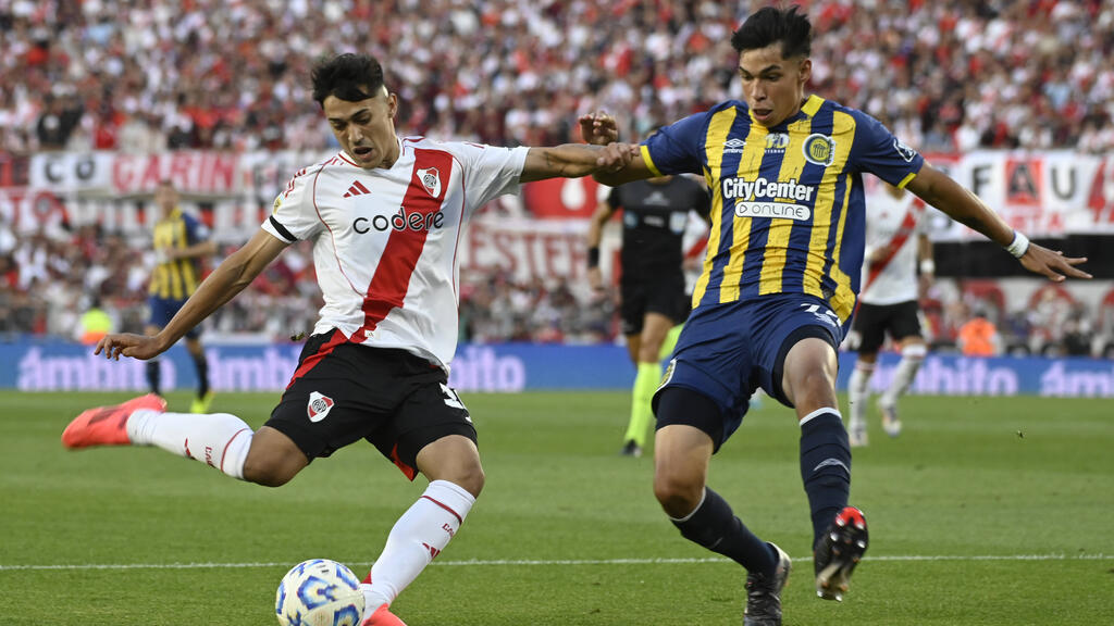 Juan Giménez (r.) weckt angeblich das BVB-Interesse Juan Giménez (r.) weckt angeblich das BVB-Interesse