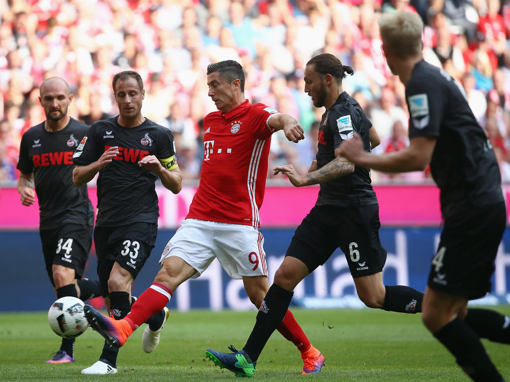 Lewandowski (centro) no firmó su mejor partido desde que llegara al Bayern. (Foto: Getty)