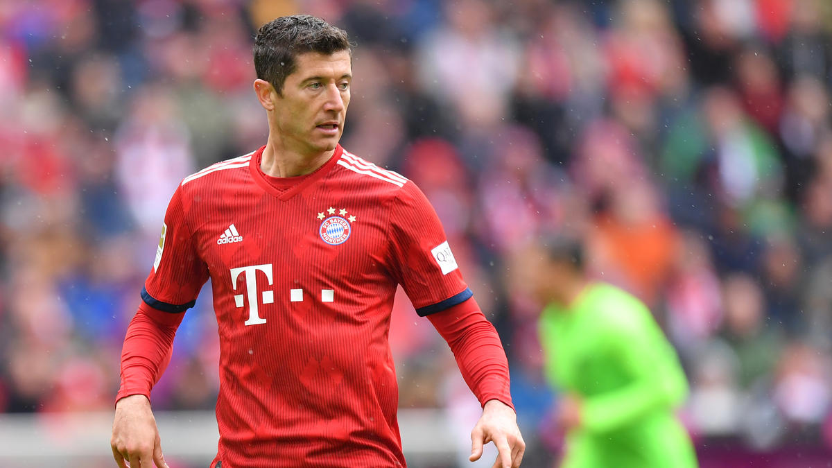 Der Vertrag von Robert Lewandowski läuft noch bis 2021 Der Vertrag von Robert Lewandowski läuft noch bis 2021