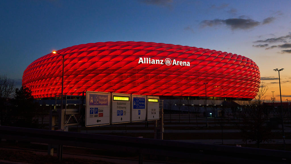 Die Allianz Arena leuchtete am Abend nicht in Rot, sondern in Blau-Gelb Die Allianz Arena leuchtete am Abend nicht in Rot, sondern in Blau-Gelb