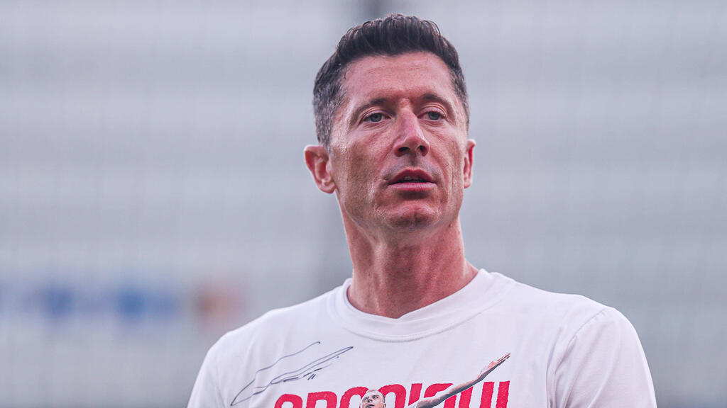 Robert Lewandowski vollzieht einen drastischen Schritt Robert Lewandowski vollzieht einen drastischen Schritt