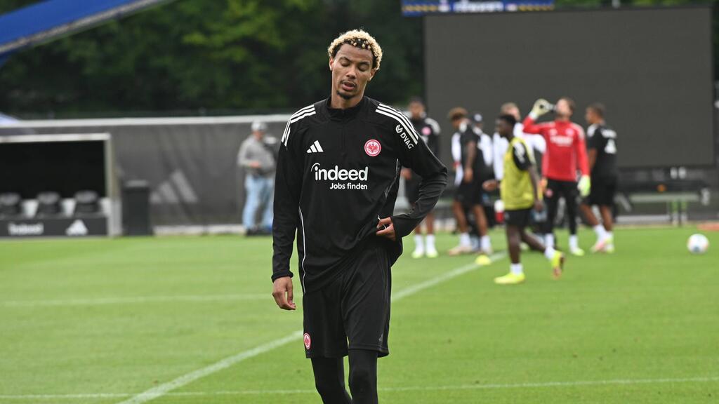 Eintracht Frankfurts Torjäger Hugo Ekitiké ist heiß begehrt Eintracht Frankfurts Torjäger Hugo Ekitiké ist heiß begehrt