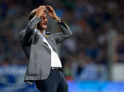 Richtete deutliche Worte an seine Mannschaft und die VfL-Fans: Peter Neururer
