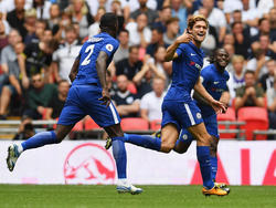 Marcos Alonso (re.) hat den FC Chelsea mit zwei Toren zum Sieg geschossen