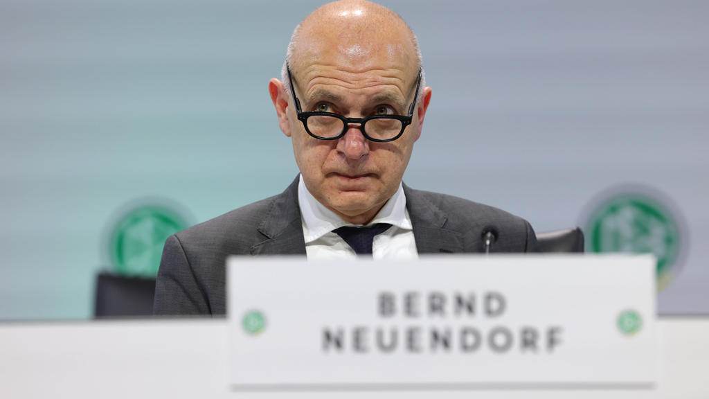 Bernd Neuendorf kritisiert nationale Endspiele im Ausland