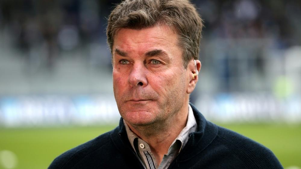HSV-Coach Dieter Hecking hofft, dass die Saison zu Ende gespielt wird