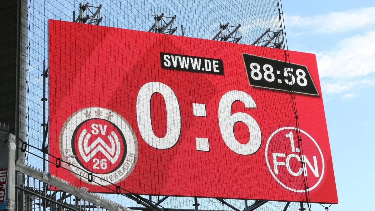 Der 1. FC Nürnberg feiert einen Kantersieg Der 1. FC Nürnberg feiert einen Kantersieg