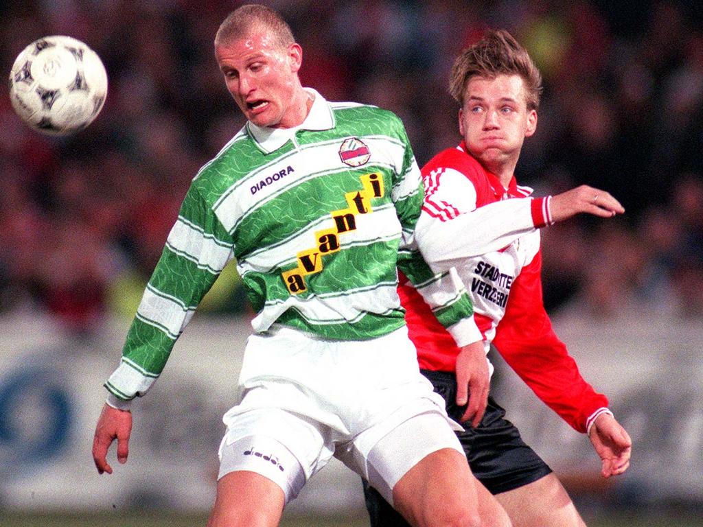 Carsten Jancker und Bernard Schuiteman haben sich im Halbfinale des Cupsieger-Cups 1996 gegenseitig bearbeitet. Jetzt arbeiten sie miteinander für Rapid.