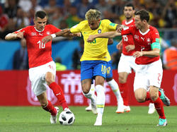 Neymar lo intentó sin descanso pero no pudo acertar de cara a portería. (Foto: Getty)