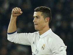 Cristiano Ronaldo juicht na een treffer van Real Madrid in de finale op het WK voor clubteams in Japan. (18-12-2016)