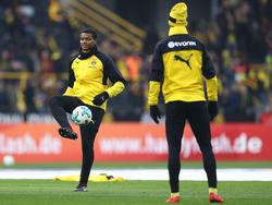 Akanji (li.) darf nicht in der Europa League mitwirken