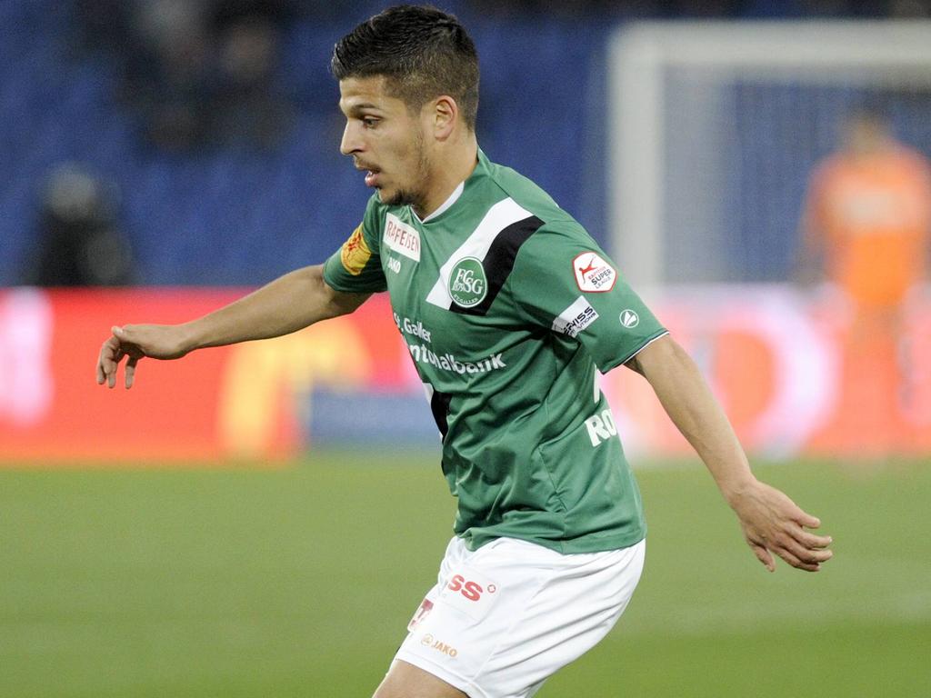 St. Gallens Roberto Rodriguez traf zum 1:0 und holte die Gelbrote gegen Vincent Rüfli raus. St. Gallens Roberto Rodriguez traf zum 1:0 und holte die Gelbrote gegen Vincent Rüfli raus.