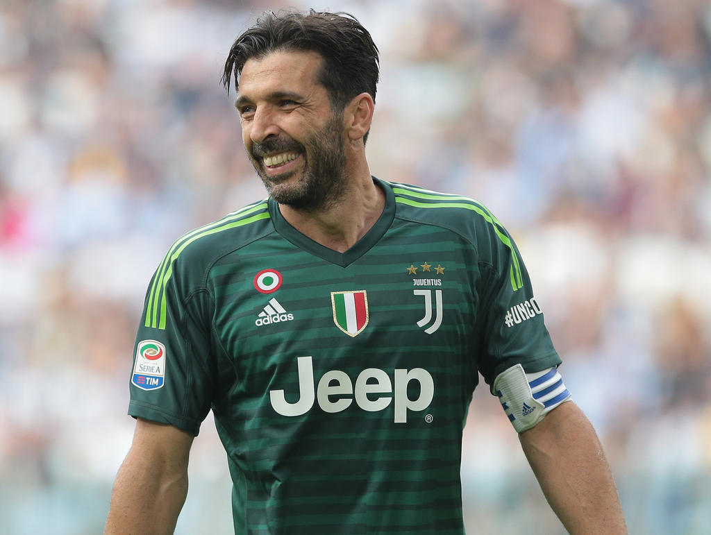 Buffon con la camiseta de la Juventus.