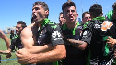 David Barral celebra el ascenso a Segunda. (Foto: @realracingclub)