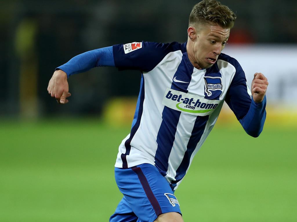 Mitchell Weiser von Hertha BSC steht nach dem BVB-Spiel in der Kritik Mitchell Weiser von Hertha BSC steht nach dem BVB-Spiel in der Kritik