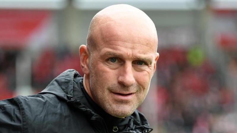 Michael Schiele wird nicht mehr auf der Bank der Würzburger Kickers sitzen Michael Schiele wird nicht mehr auf der Bank der Würzburger Kickers sitzen