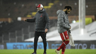 Mohamed Salah (r.) wird beim FC Liverpool von Jürgen Klopp trainiert