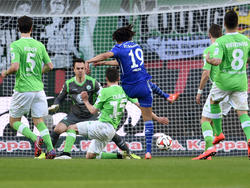 El joven Leroy Sané (#19) del Schalke abrió el marcador en la cancha del Wolfsburgo. (Foto: Getty)