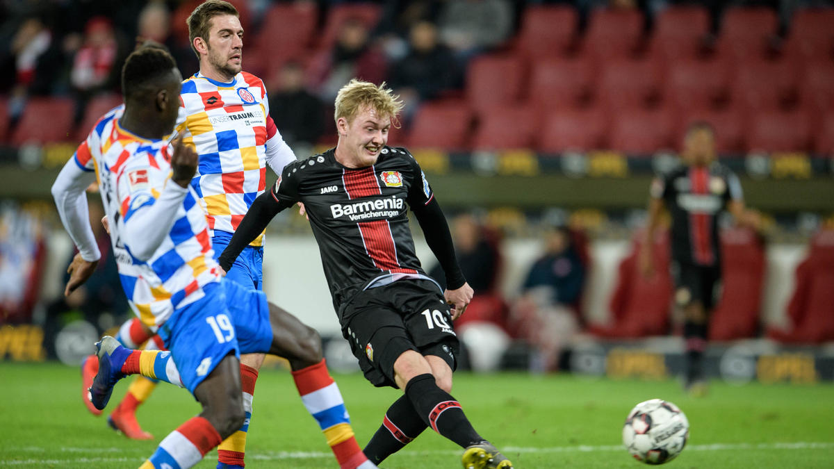 Julian Brandt (r.) war in Mainz der beste Spieler auf dem Platz Julian Brandt (r.) war in Mainz der beste Spieler auf dem Platz