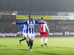 Reza Ghoochannejhad viert zijn winnende doelpunt voor sc Heerenveen tegen IJsselmeervogels in de KNVB beker. (13-12-2016)
