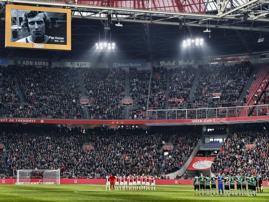 Voorafgaand aan het duel tussen Ajax en Sparta was het een minuut stil in de ArenA om de overleden Piet Keizer te herdenken. (12-02-2017) Voorafgaand aan het duel tussen Ajax en Sparta was het een minuut stil in de ArenA om de overleden Piet Keizer te herdenken. (12-02-2017)