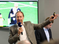 Hellmut Krug macht sich für die Videotechnik stark
