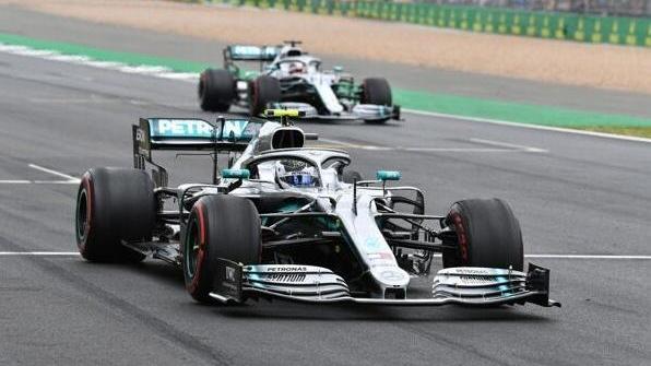 Ein Starterfeld ohne Silberpfeile? In der Formel 1 von heute kaum vorstellbar Ein Starterfeld ohne Silberpfeile? In der Formel 1 von heute kaum vorstellbar