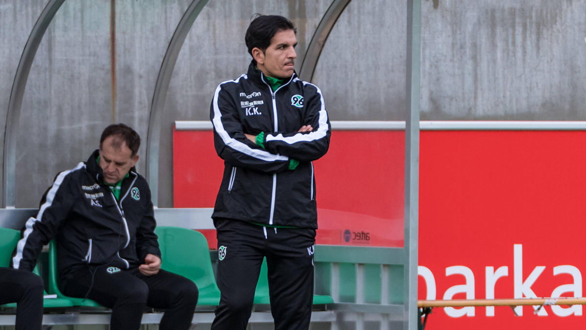 Ein Hexenschuss hat Hannovers Trainer Kenan Kocak außer Gefecht gesetzt Ein Hexenschuss hat Hannovers Trainer Kenan Kocak außer Gefecht gesetzt