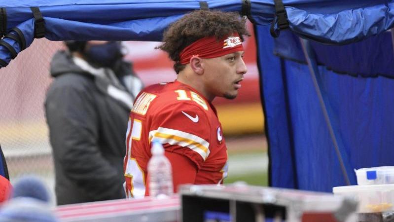 Patrick Mahomes von den Kansas City Chiefs musste raus, sein Team gewinnt trotzdem Patrick Mahomes von den Kansas City Chiefs musste raus, sein Team gewinnt trotzdem