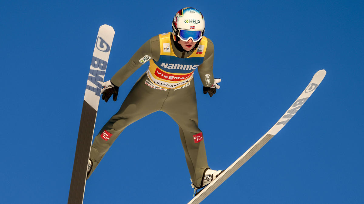 Skisprung-Star Halvor Granerud hat einen schweren Sturz ohne größere Verletzungen überstanden
