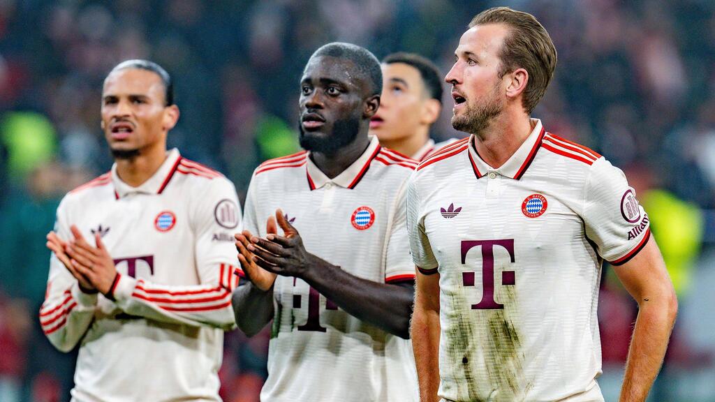 Dayot Upamecano (M.) hat derzeit noch Vertrag bis 2026 beim FC Bayern Dayot Upamecano (M.) hat derzeit noch Vertrag bis 2026 beim FC Bayern