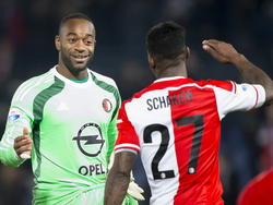 Ruben Schaken (r.) krijgt de felicitaties van Kenneth Vermeer (l.) na afloop van het competitieduel Feyenoord - FC Dordrecht. (22-11-2014)
