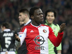 Onbegrip bij Feyenoord-speler Elvis Manu tijdens de wedstrijd Feyenoord-AZ in de Eredivisie. (13-10-14)