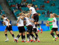 Die DFB-Frauen bejubeln den einzigen Treffer gegen China