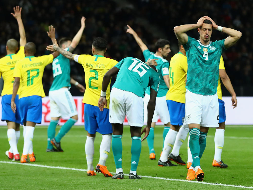 Dei DFB-Elf kassiert in Berlin gegen Brasilien eine Niederlage Dei DFB-Elf kassiert in Berlin gegen Brasilien eine Niederlage