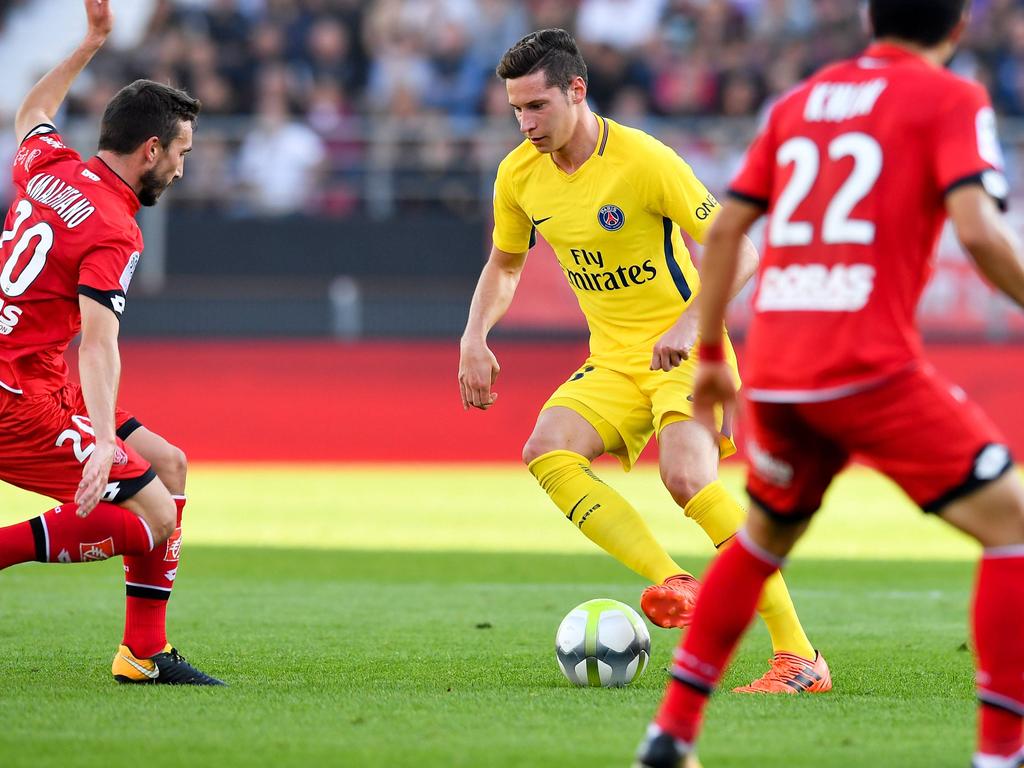 Stand im Mittelpunkt: Julian Draxler (gelbes Trikot)