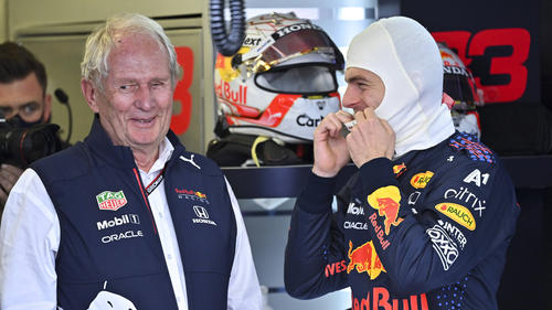Helmut Marko (l.) hofft auf Max Verstappens Triumph in der Formel 1