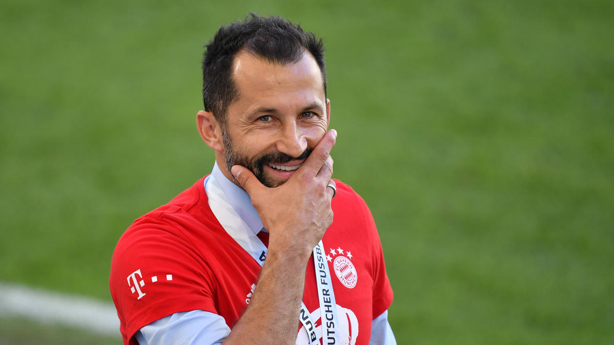 Lockt Sportvorstand Hasan Salihamidzic einen englischen Youngster an den FC Bayern Campus? Lockt Sportvorstand Hasan Salihamidzic einen englischen Youngster an den FC Bayern Campus?