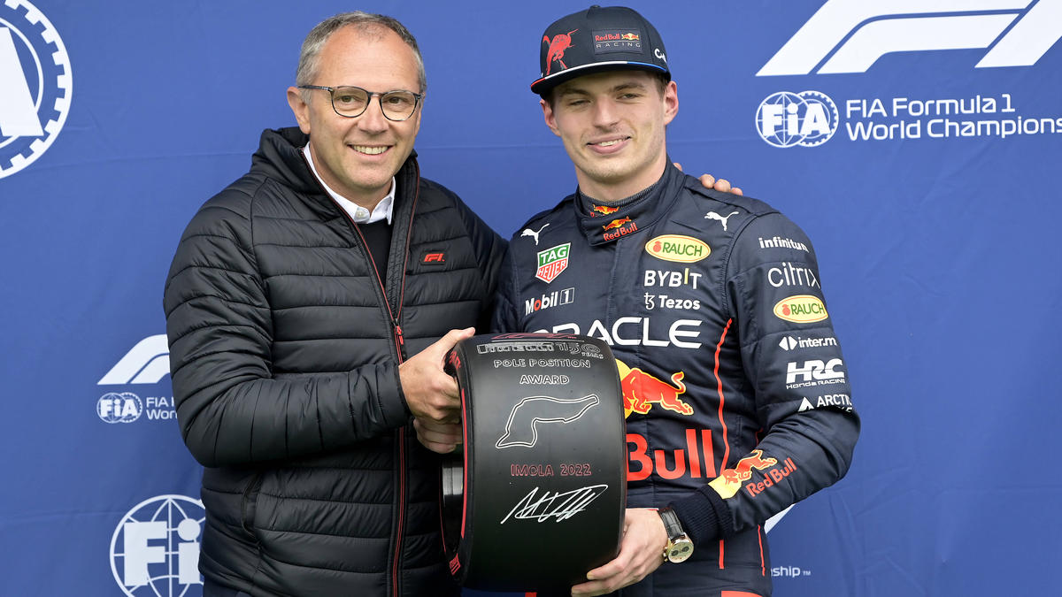 F1-Boss Domenicali (l.) ist mit der Kritik von Verstappen (r.) nicht einverstanden