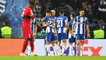 Pepe (Mitte) traf beim Sieg des FC Porto über Royal Antwerpen