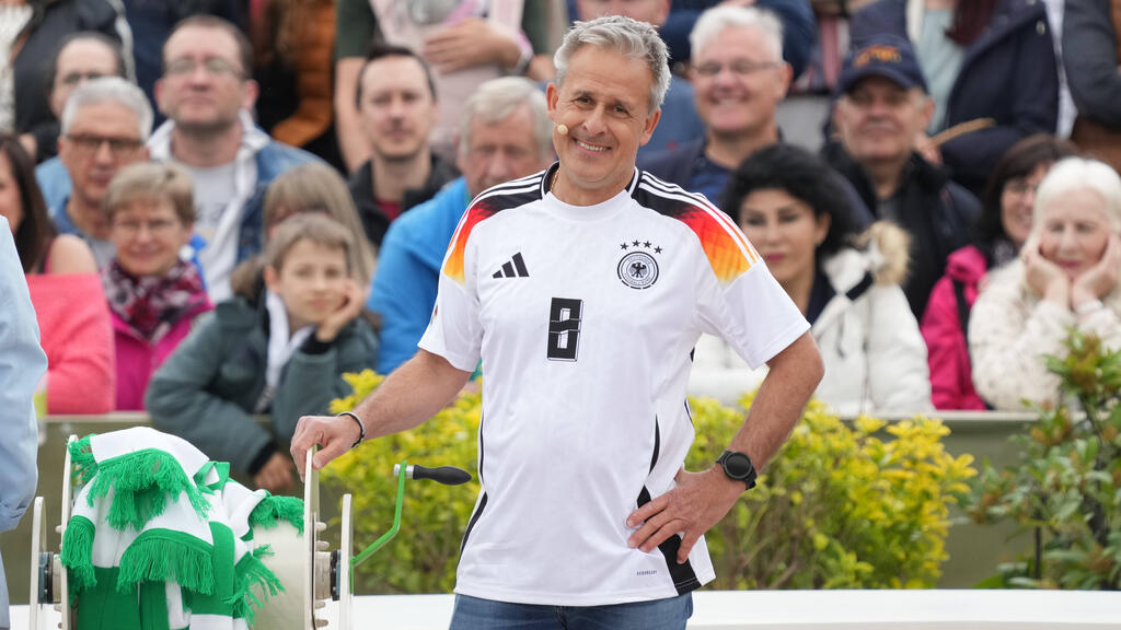 Pierre Littbarski hat große Hoffnung auf die Rettung des 1. FC Köln Pierre Littbarski hat große Hoffnung auf die Rettung des 1. FC Köln