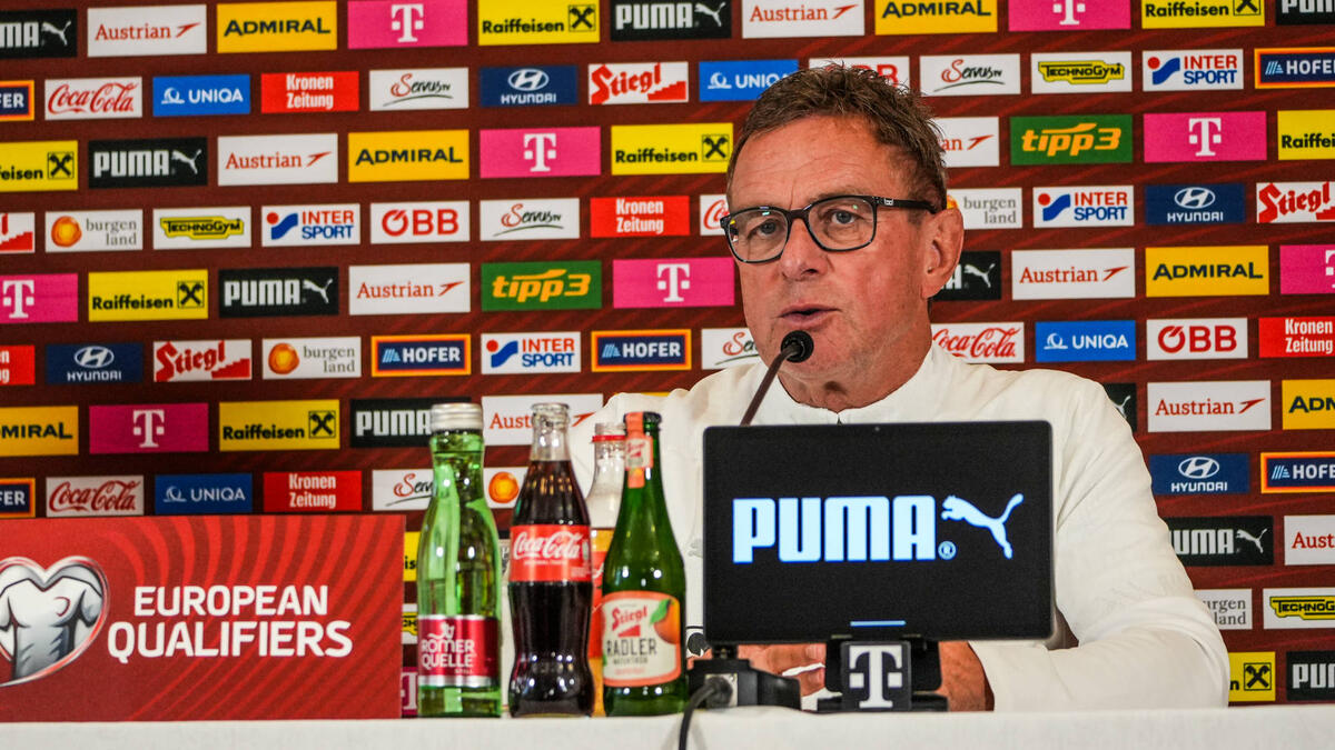 Ralf Rangnick zeigt mit Österreich zwar ähnlich schwache Leistungen wie das DFB-Team, holt aber immerhin die nötigen Punkte für die WM-Qualifikation