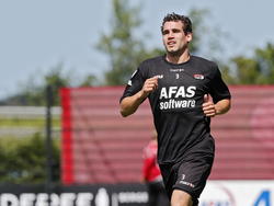 Dirk Marcellis doet een loopoefening op de training van AZ. (25-06-2013)