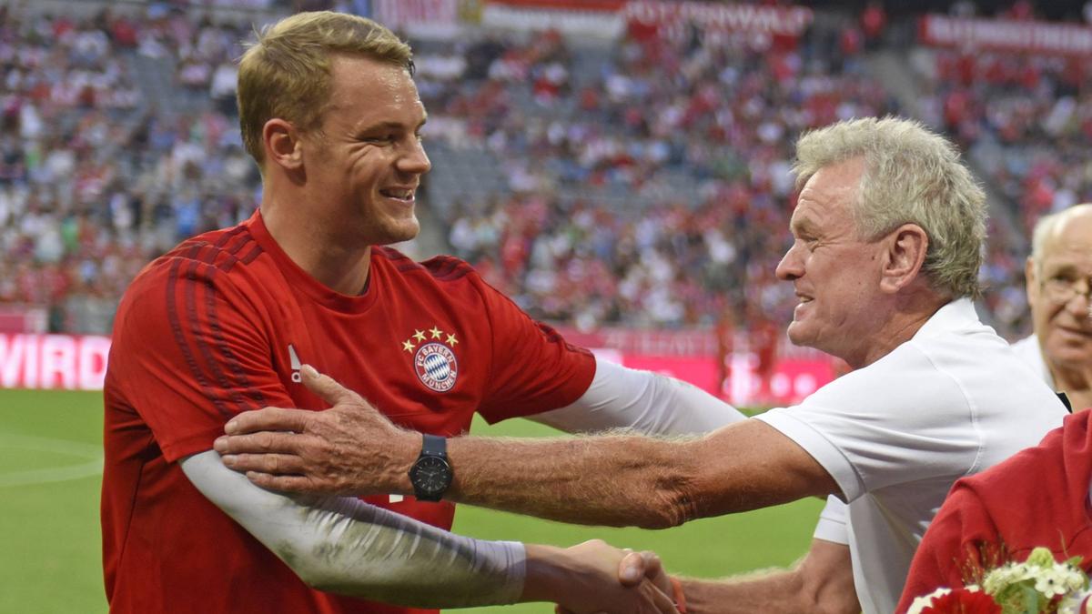 Sepp Maier traut Manuel Neuer (li.) den Vereinsrekord zu Sepp Maier traut Manuel Neuer (li.) den Vereinsrekord zu