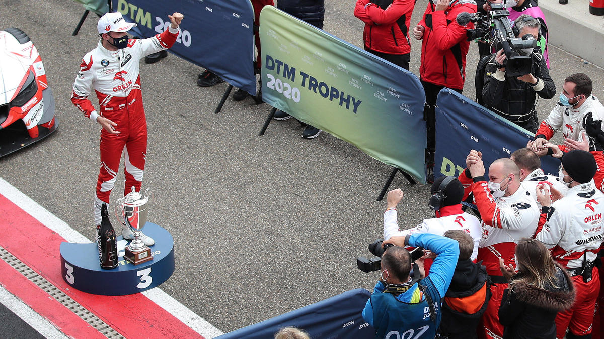 Robert Kubica krönt eine schwierige DTM-Saison mit dem Podium in Zolder Robert Kubica krönt eine schwierige DTM-Saison mit dem Podium in Zolder