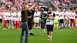 Christian Streich verabschiedet sich von den Fans des SC Freiburg