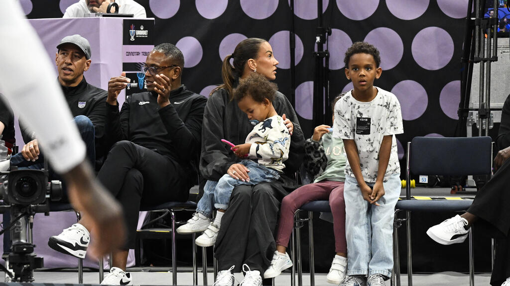 Dennis Schröders Ehefrau Ellen bei der Basketball-EM
