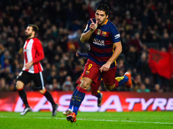 Luis Suárez celebrando el 3-0 para el Barcelona. (Foto: Getty)